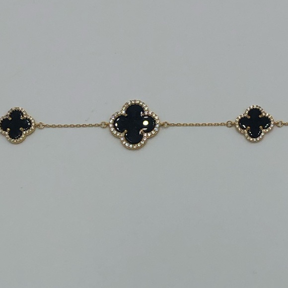 Onyx Clover Bracelet - Picture 6 of 12